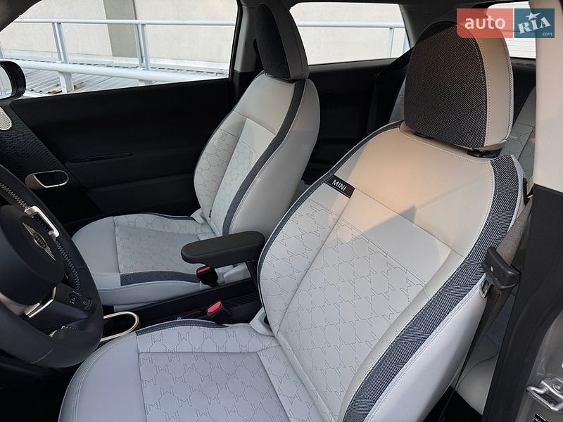 Хэтчбек MINI Cooper 2024 в Киеве