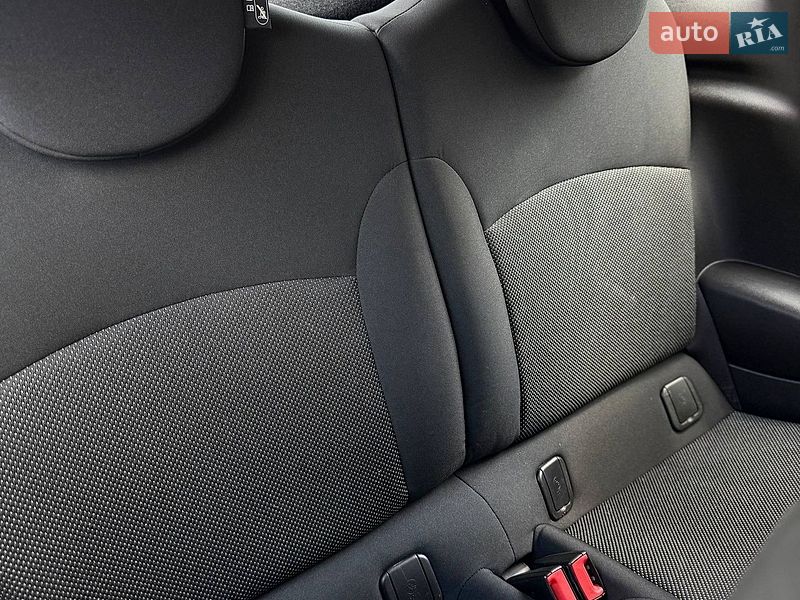 Хетчбек MINI Cooper 2013 в Чернівцях