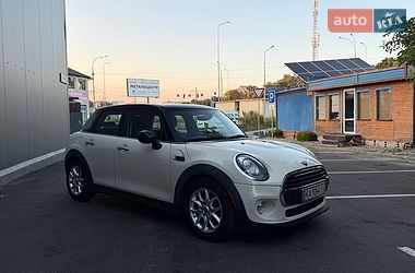 Хэтчбек MINI Cooper 2017 в Киеве