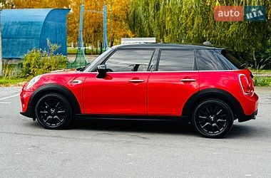 Хэтчбек MINI Cooper 2020 в Здолбунове