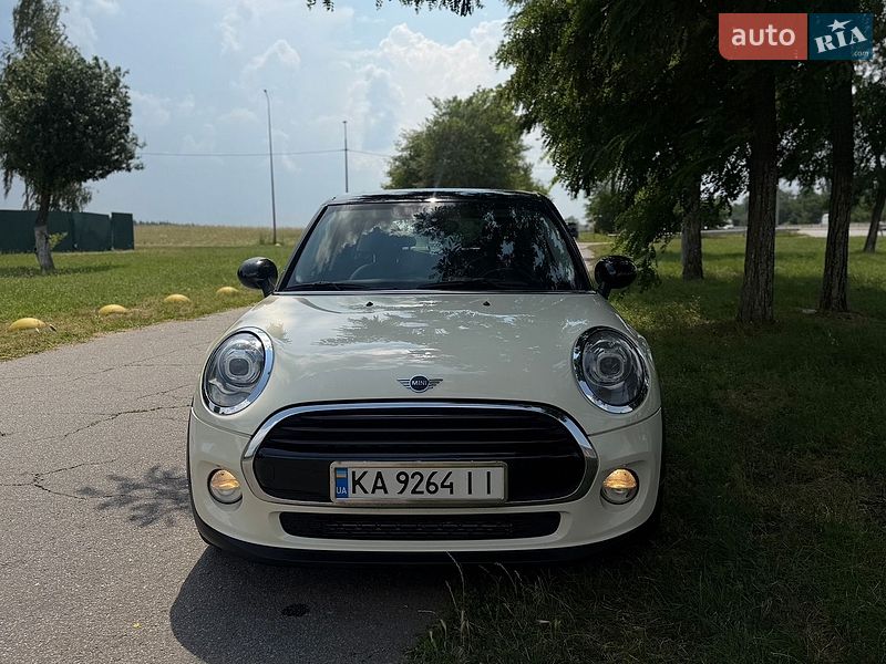 Хэтчбек MINI Cooper 2017 в Киеве