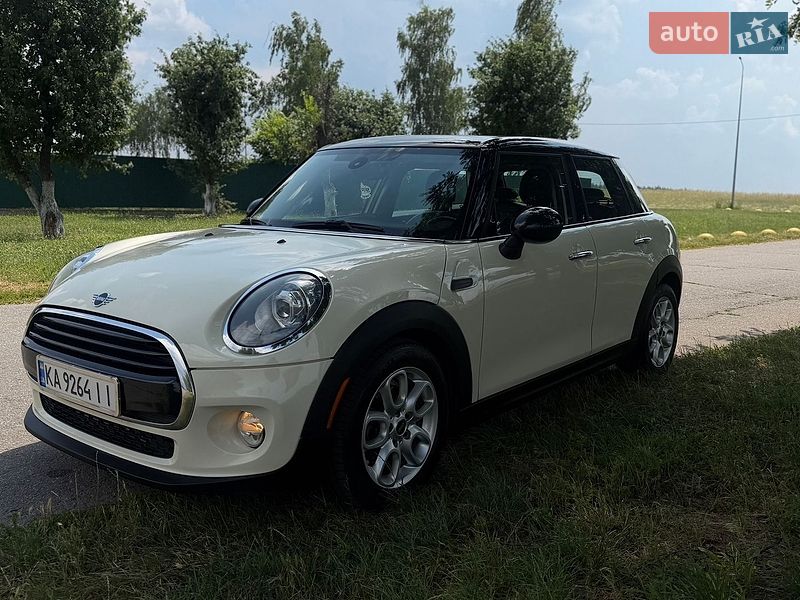 Хэтчбек MINI Cooper 2017 в Киеве