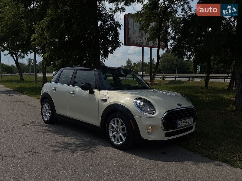 Хэтчбек MINI Cooper 2017 в Киеве
