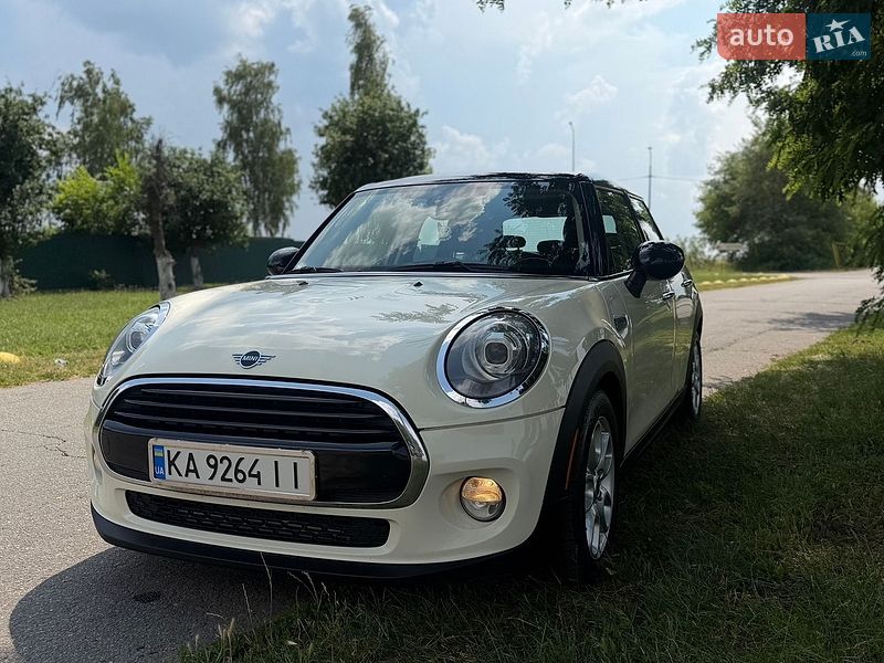 Хэтчбек MINI Cooper 2017 в Киеве