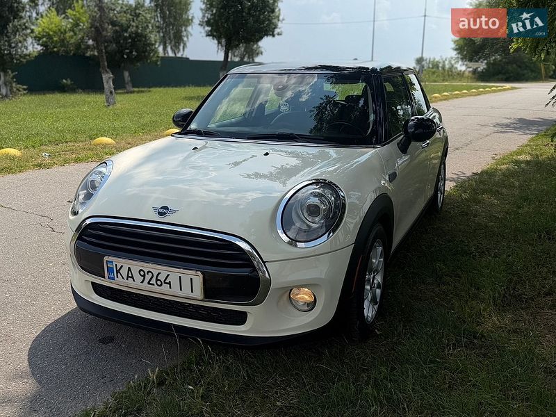 Хэтчбек MINI Cooper 2017 в Киеве