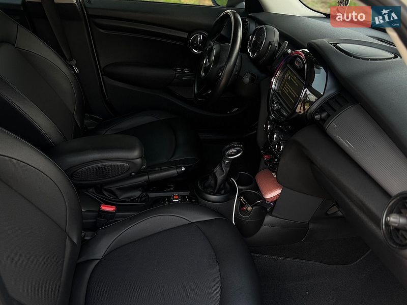 Хэтчбек MINI Cooper 2017 в Киеве
