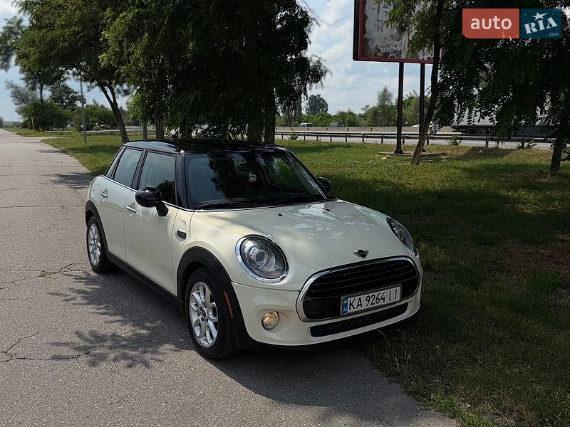 Хэтчбек MINI Cooper 2017 в Киеве