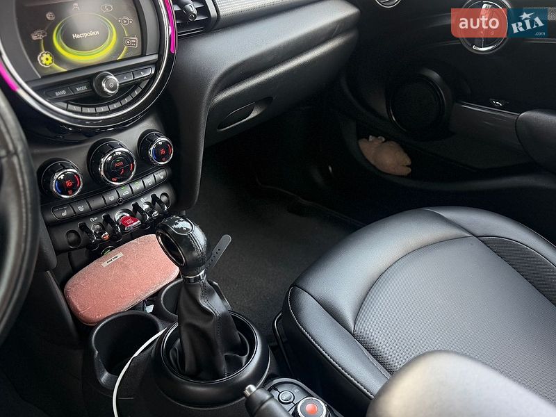 Хэтчбек MINI Cooper 2017 в Киеве