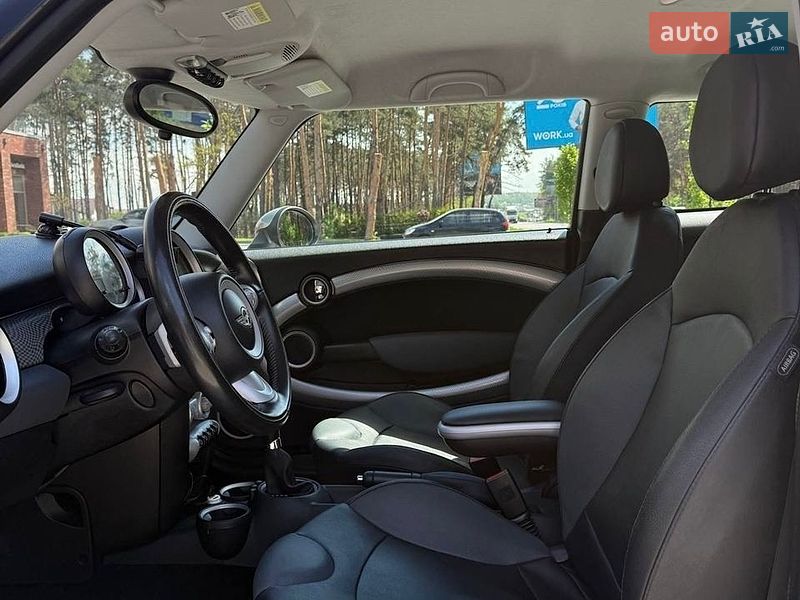 Хэтчбек MINI Cooper 2010 в Киеве