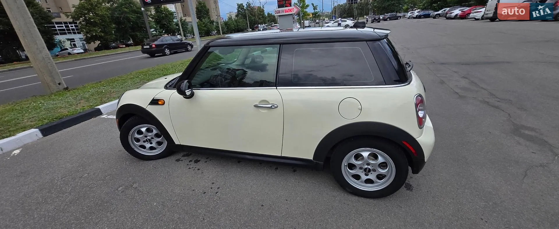 2013 MINI Cooper - мініатюра 16