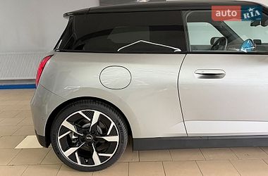 Хэтчбек MINI Cooper 2024 в Львове