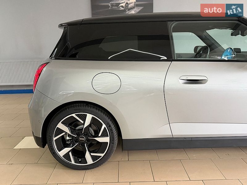 Хэтчбек MINI Cooper 2024 в Львове