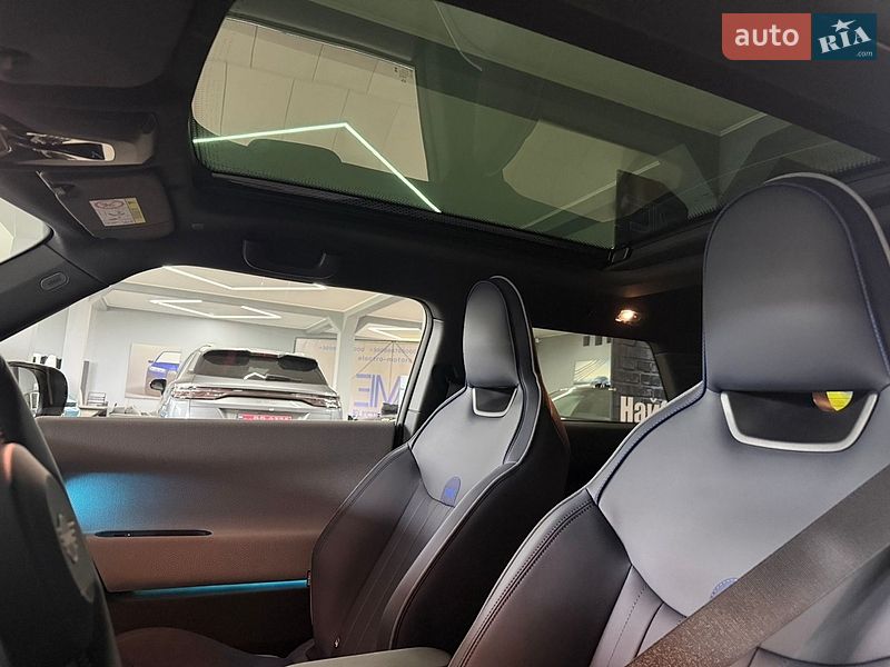 Хэтчбек MINI Cooper 2024 в Львове