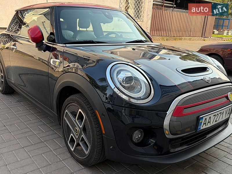MINI Cooper, photos from the listing