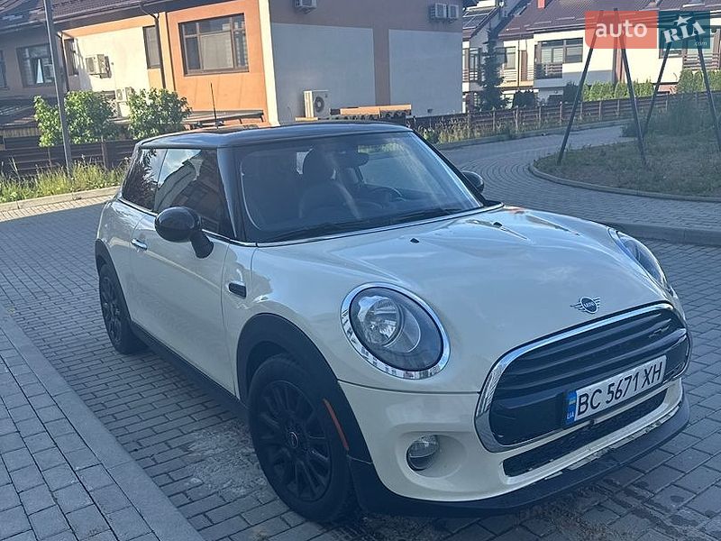 MINI Cooper, фото з оголошення