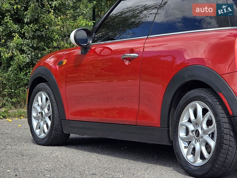 Хетчбек MINI Cooper 2016 в Хмельницькому