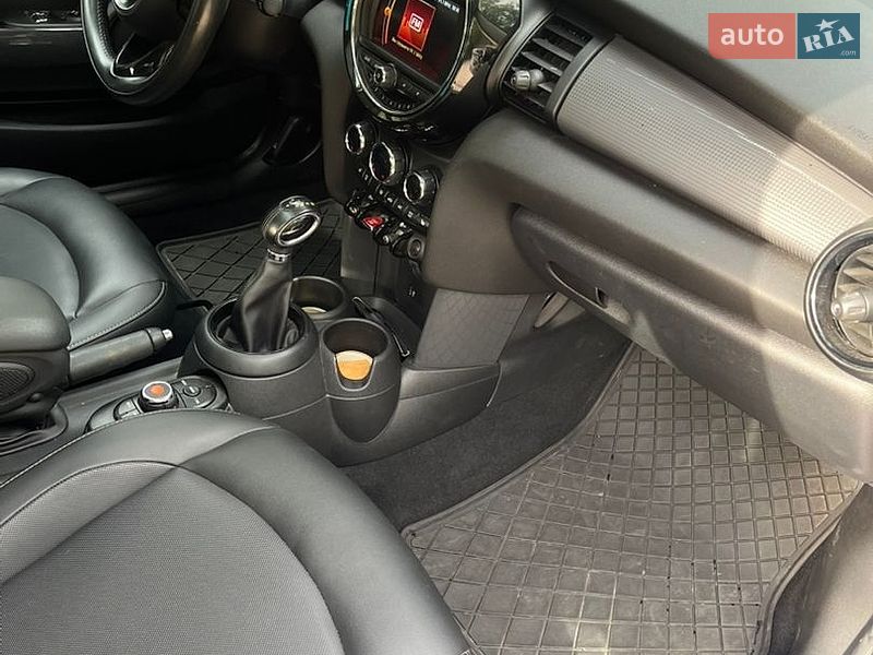 Хэтчбек MINI Cooper 2019 в Львове