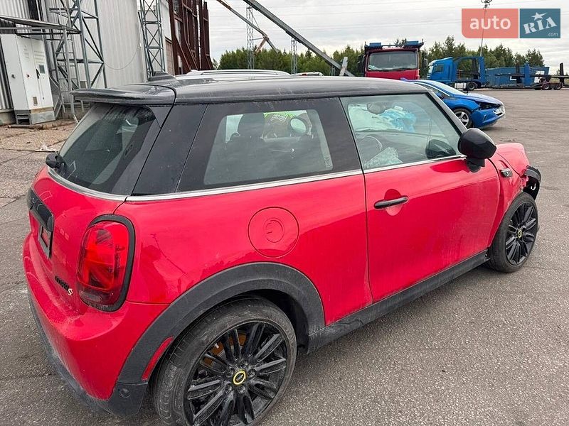 Хэтчбек MINI Cooper 2024 в Львове