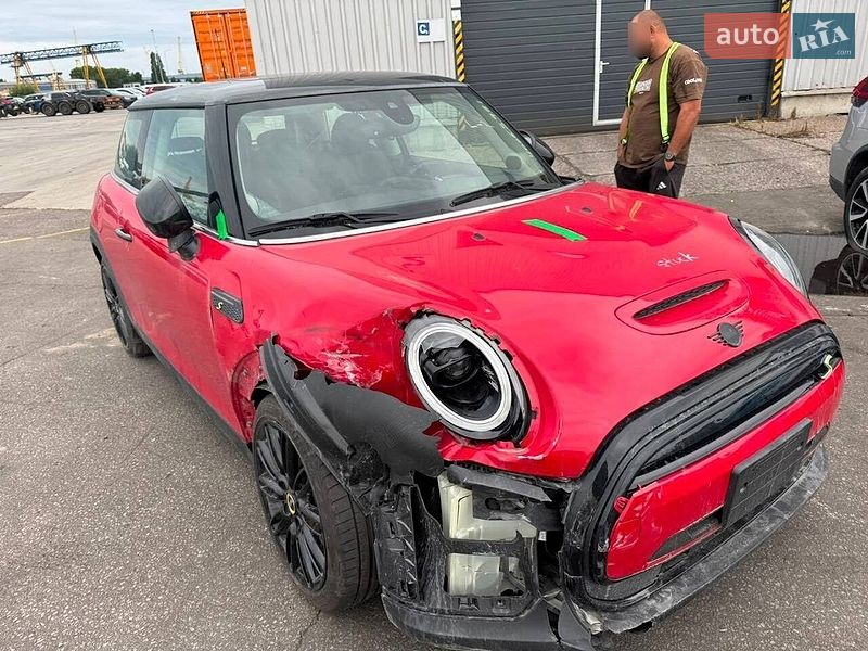 Хэтчбек MINI Cooper 2024 в Львове
