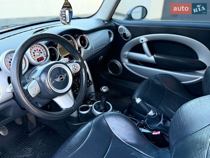 Хэтчбек MINI Cooper 2004 в Одессе