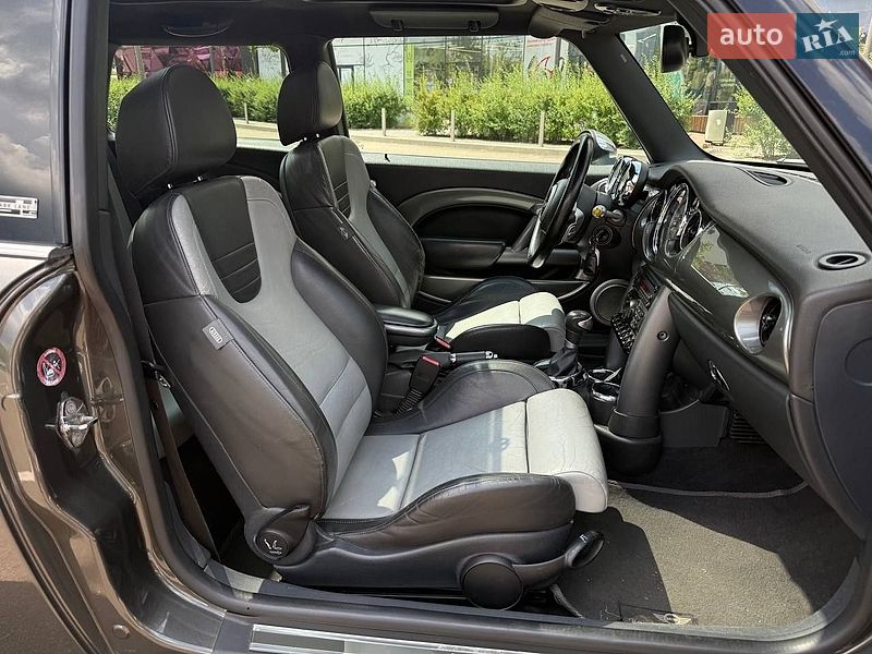 Хэтчбек MINI Cooper 2005 в Киеве