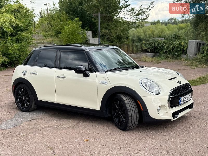 Хэтчбек MINI Cooper 2016 в Чернигове