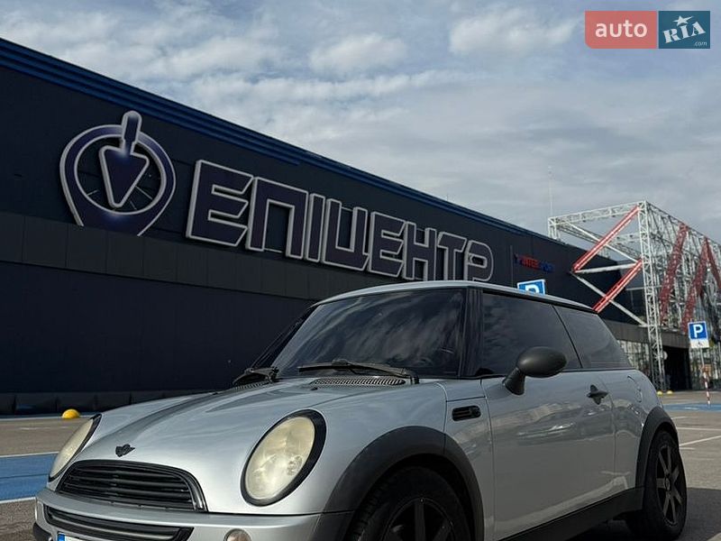 Хетчбек MINI Cooper 2004 в Івано-Франківську