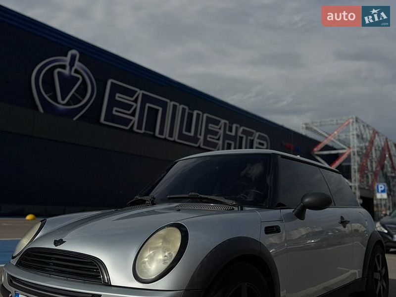MINI Cooper 2004