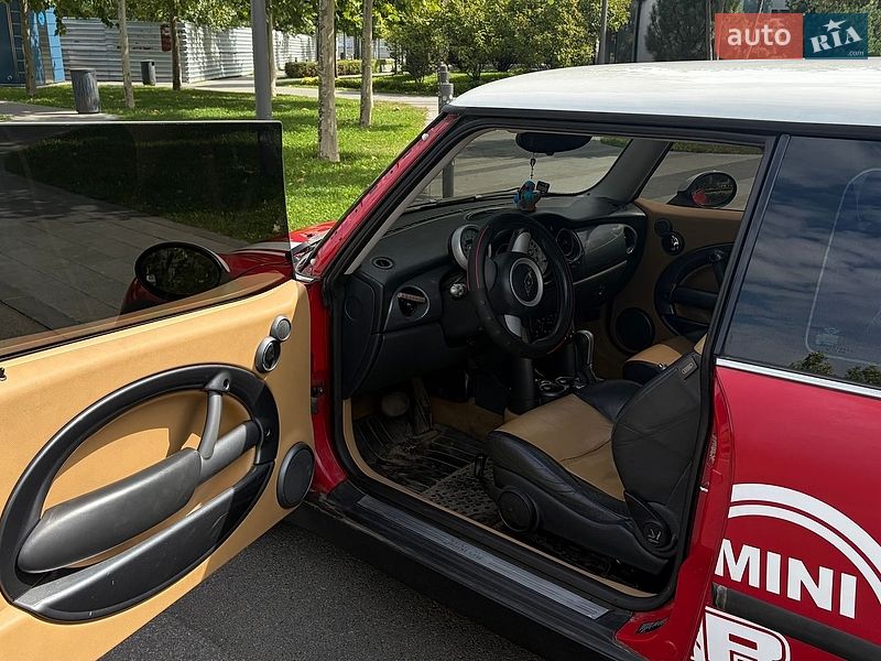Хетчбек MINI Cooper 2004 в Дніпрі