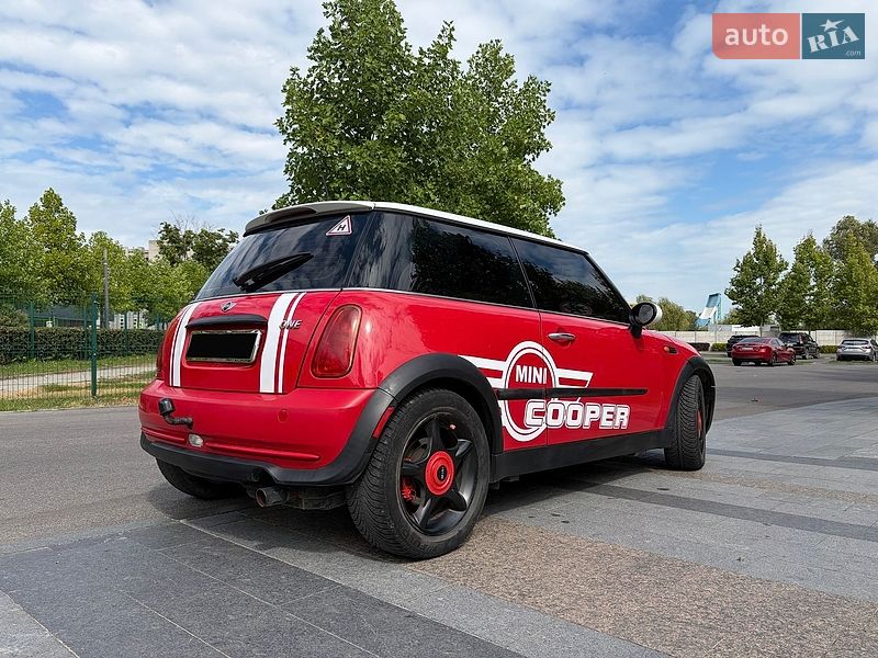 Хетчбек MINI Cooper 2004 в Дніпрі