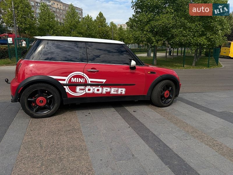 Хетчбек MINI Cooper 2004 в Дніпрі