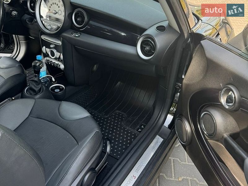 Хетчбек MINI Cooper 2010 в Києві