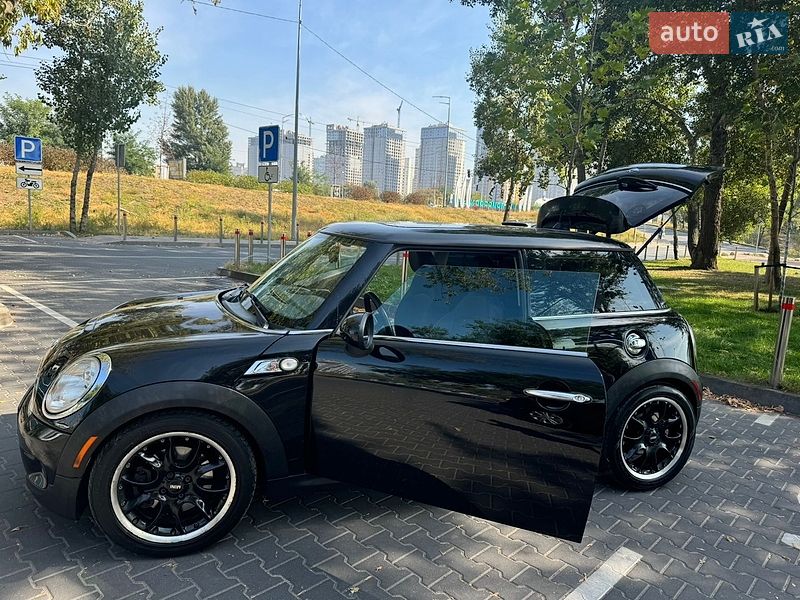 Хетчбек MINI Cooper 2010 в Києві