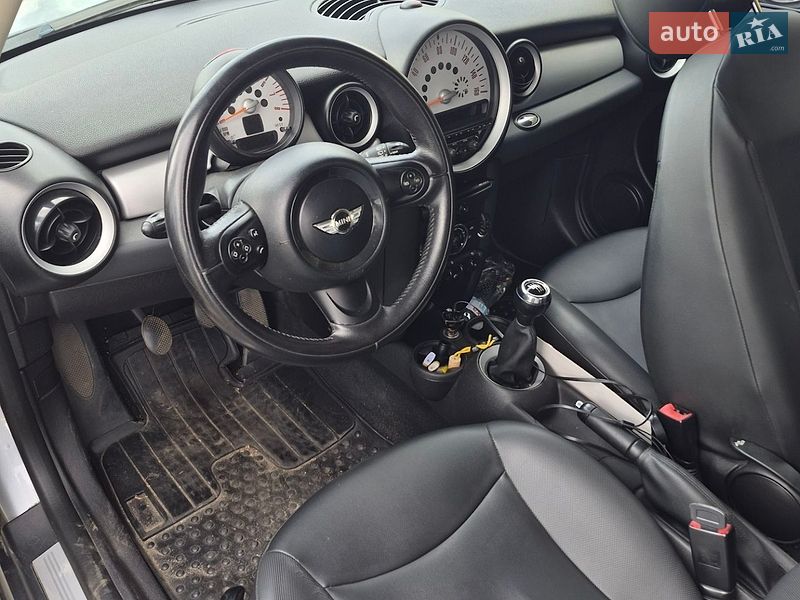 Хетчбек MINI Cooper 2010 в Лохвиці