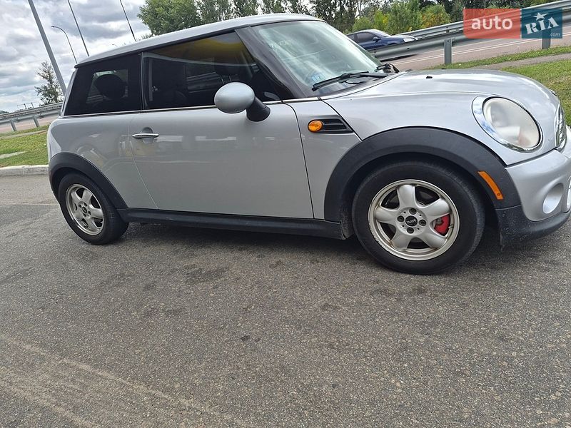 Хетчбек MINI Cooper 2010 в Лохвиці