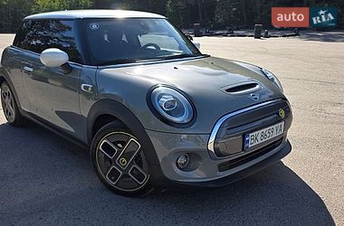 Хэтчбек MINI Cooper 2021 в Львове