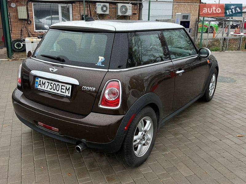 Хетчбек MINI Cooper 2011 в Житомирі