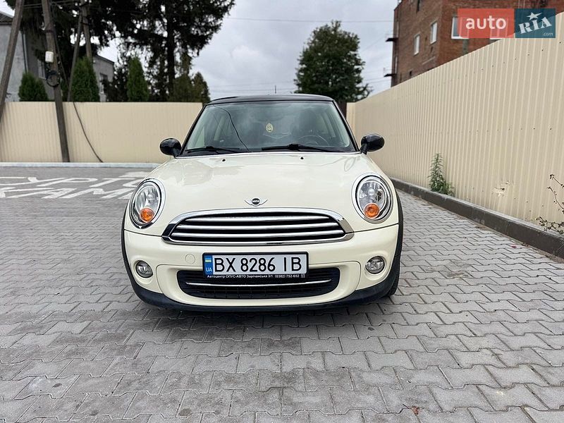 Хэтчбек MINI Cooper 2012 в Хмельницком
