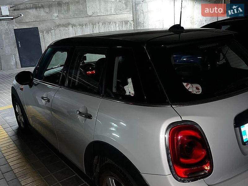Хэтчбек MINI Cooper 2016 в Львове