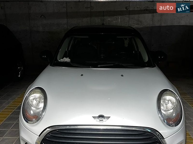 Хэтчбек MINI Cooper 2016 в Львове