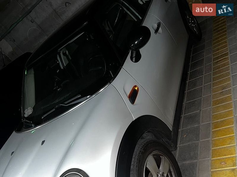 Хэтчбек MINI Cooper 2016 в Львове
