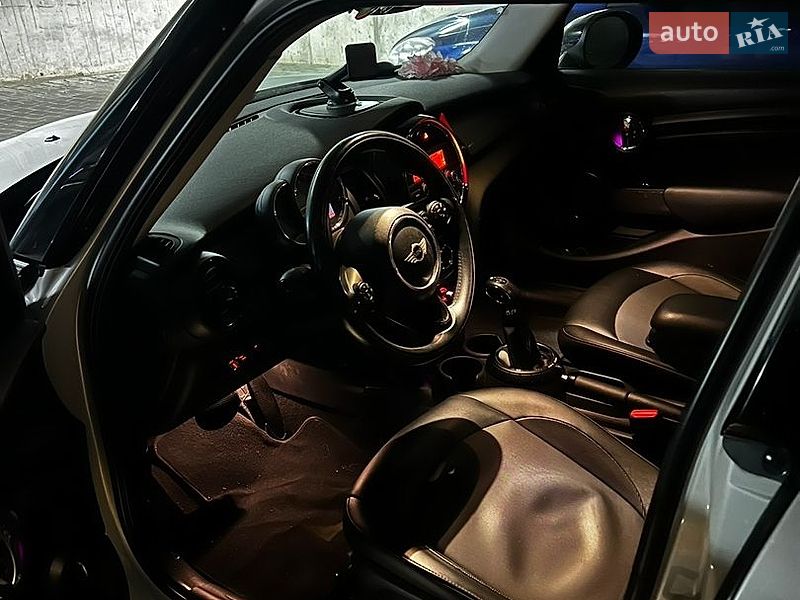 Хэтчбек MINI Cooper 2016 в Львове