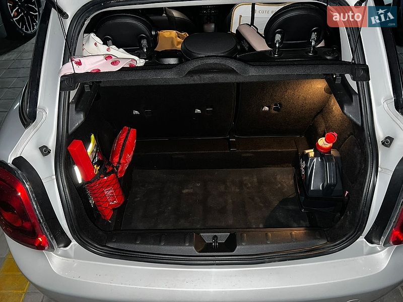 Хэтчбек MINI Cooper 2016 в Львове
