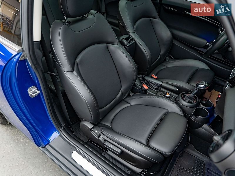 Хэтчбек MINI Cooper 2019 в Киеве