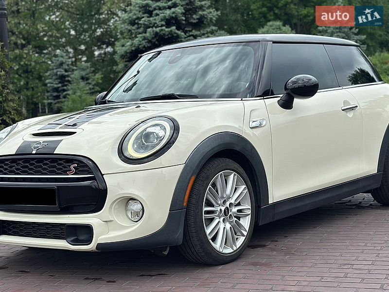 Хетчбек MINI Cooper 2018 в Дніпрі
