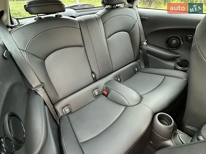 Хетчбек MINI Cooper 2018 в Дніпрі