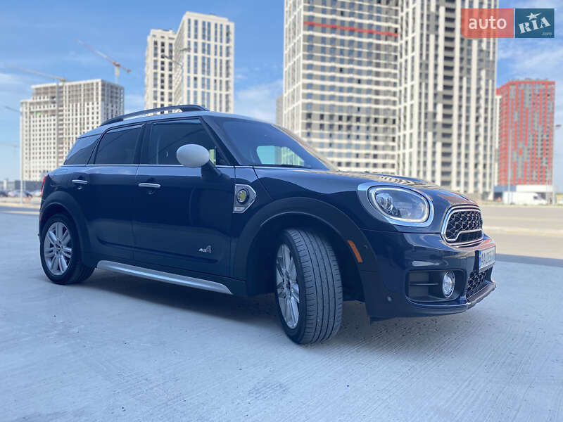 Внедорожник / Кроссовер MINI Countryman 2017 в Киеве