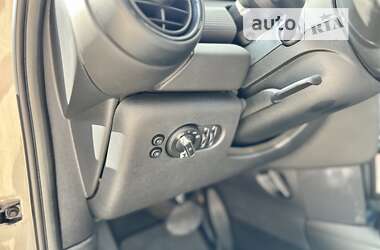 Хэтчбек MINI Countryman 2019 в 