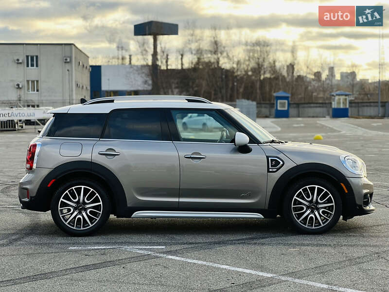 Хэтчбек MINI Countryman 2017 в Киеве