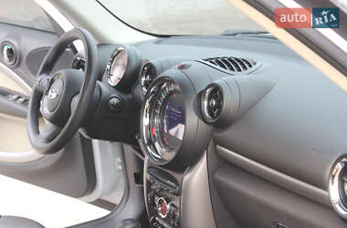 Внедорожник / Кроссовер MINI Countryman 2015 в 
